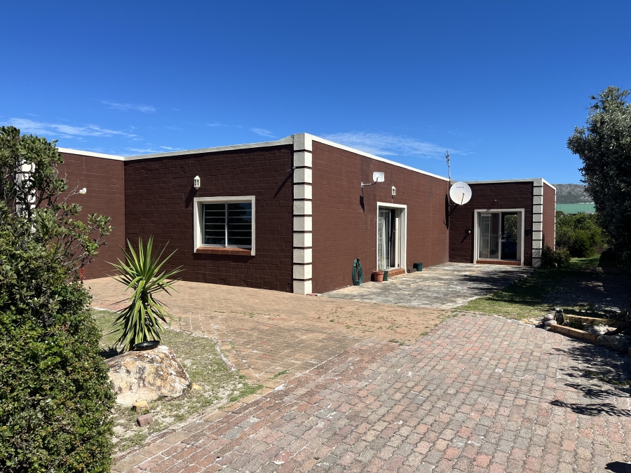 To Let 2 Bedroom Property for Rent in Bettys Bay Western Cape